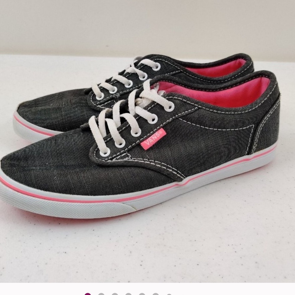 Vans Sneakers Women's Gray Pink SZ 8.5 Lace Up canvas tennis shoes off the wall